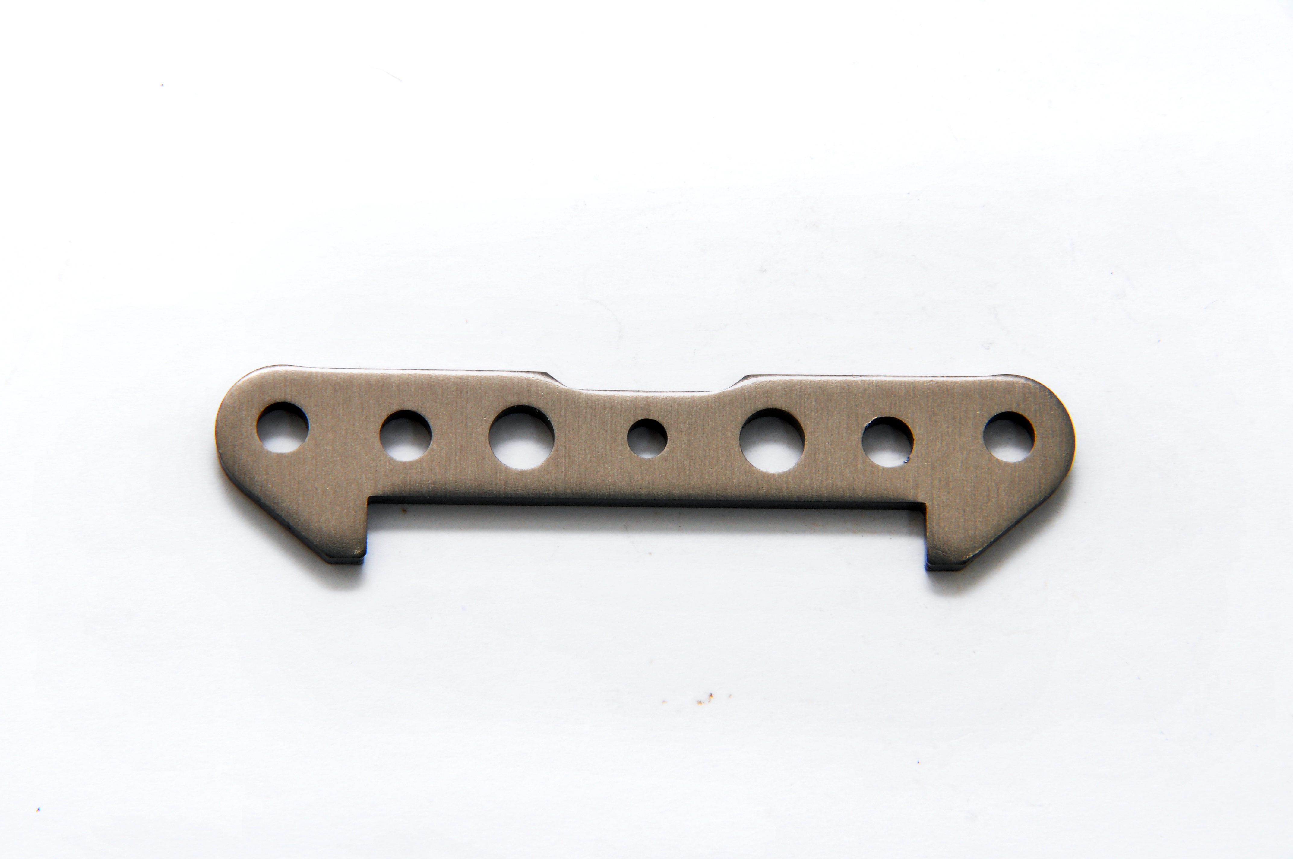 Hobao 90002 plaque support triangle avant alu SS plaque A