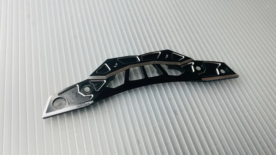 3RACING Sakura SAK-D5654 pare-choc inférieur alu D5