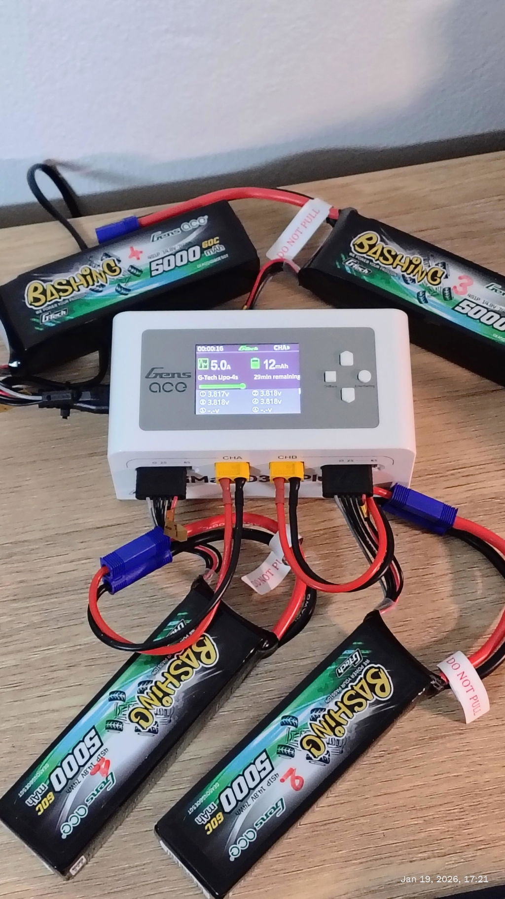 Gens Ace iMars D300 Plus chargeur 2x16A AC/DC blanc