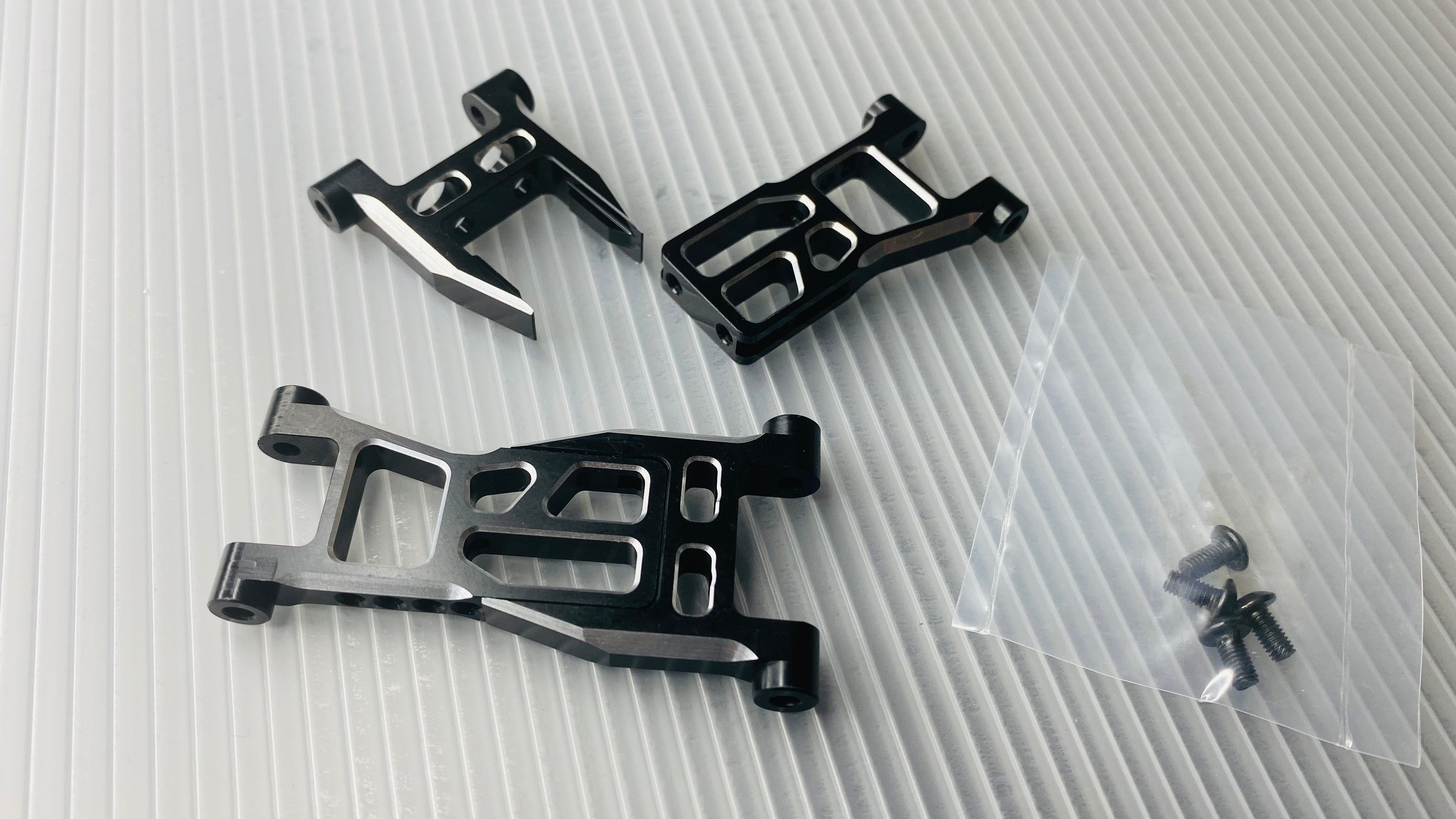 3Racing Sakura SAK-D5633 Bras Suspension Arrière D5 MR