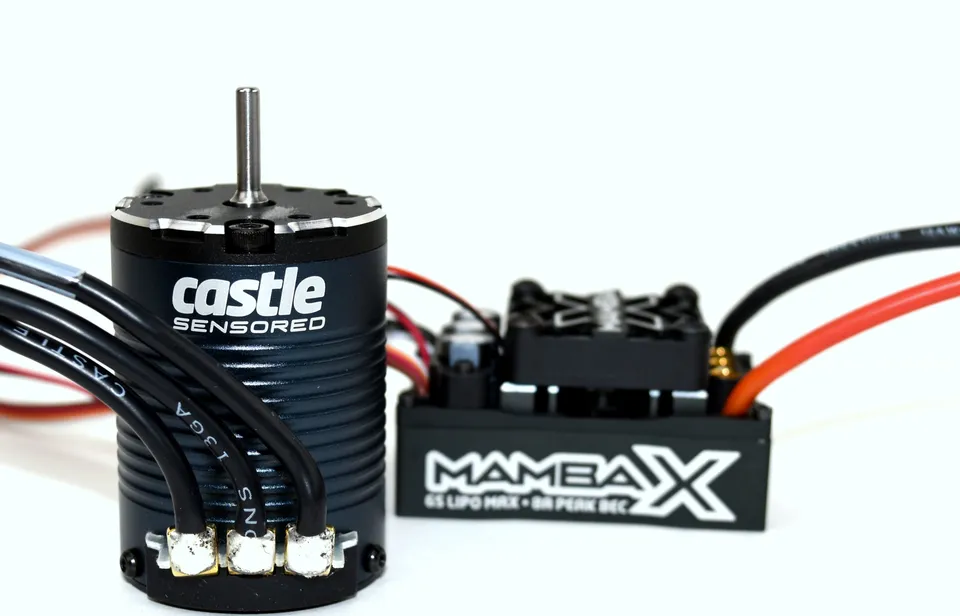 Castle Mamba X Combo Variateur + Moteur 1406-1900KV Sensored 1/10