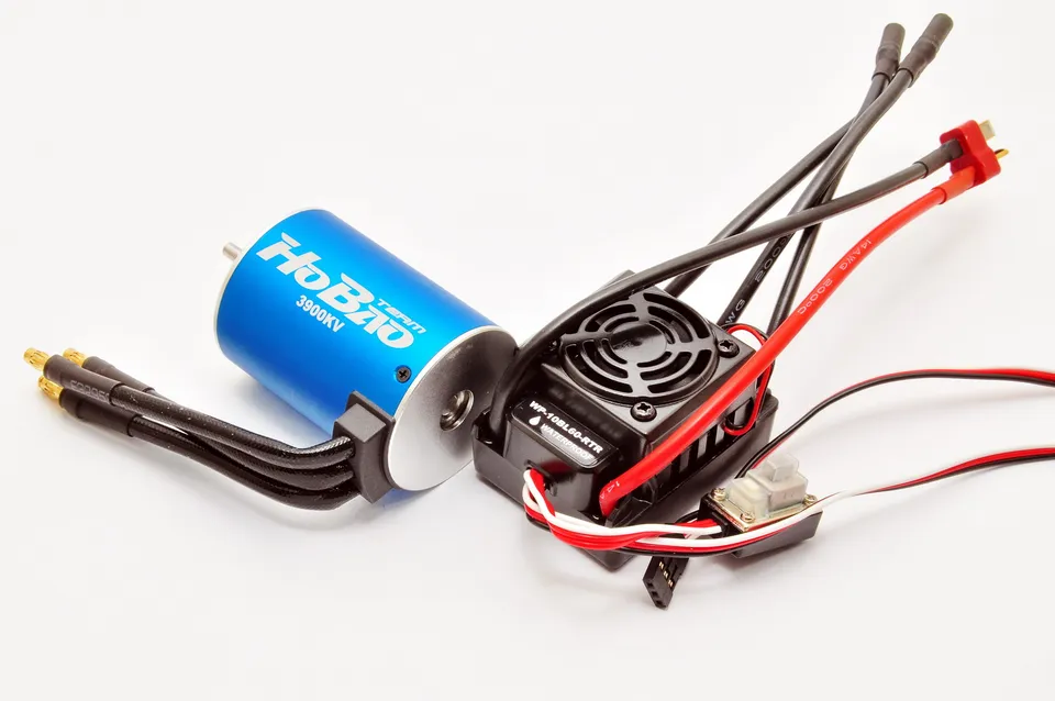 Hobao 11330WP combo 60A waterproof moteur 3900KV 1/10