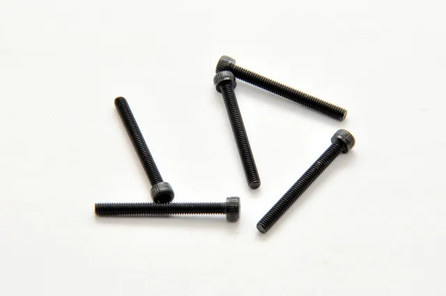 Hobao 36225 Vis M2.6x25mm Tête Cylindrique x5