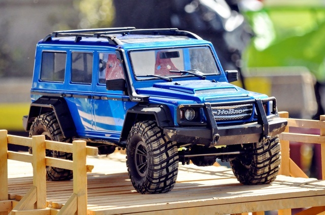 Hobao DC1E crawler RC 1/10 électrique bleu RTR