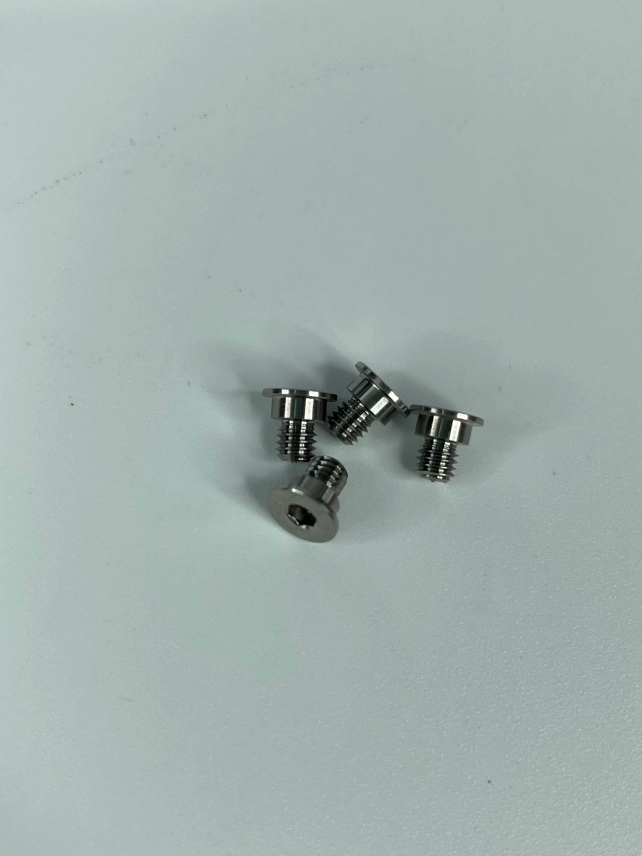 3Racing Cero SAK-C131A vis titane M3x5 platine supérieure