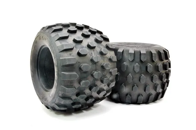 Hobao 84166 Pneus Big Tire avec Mousse Lot de 2