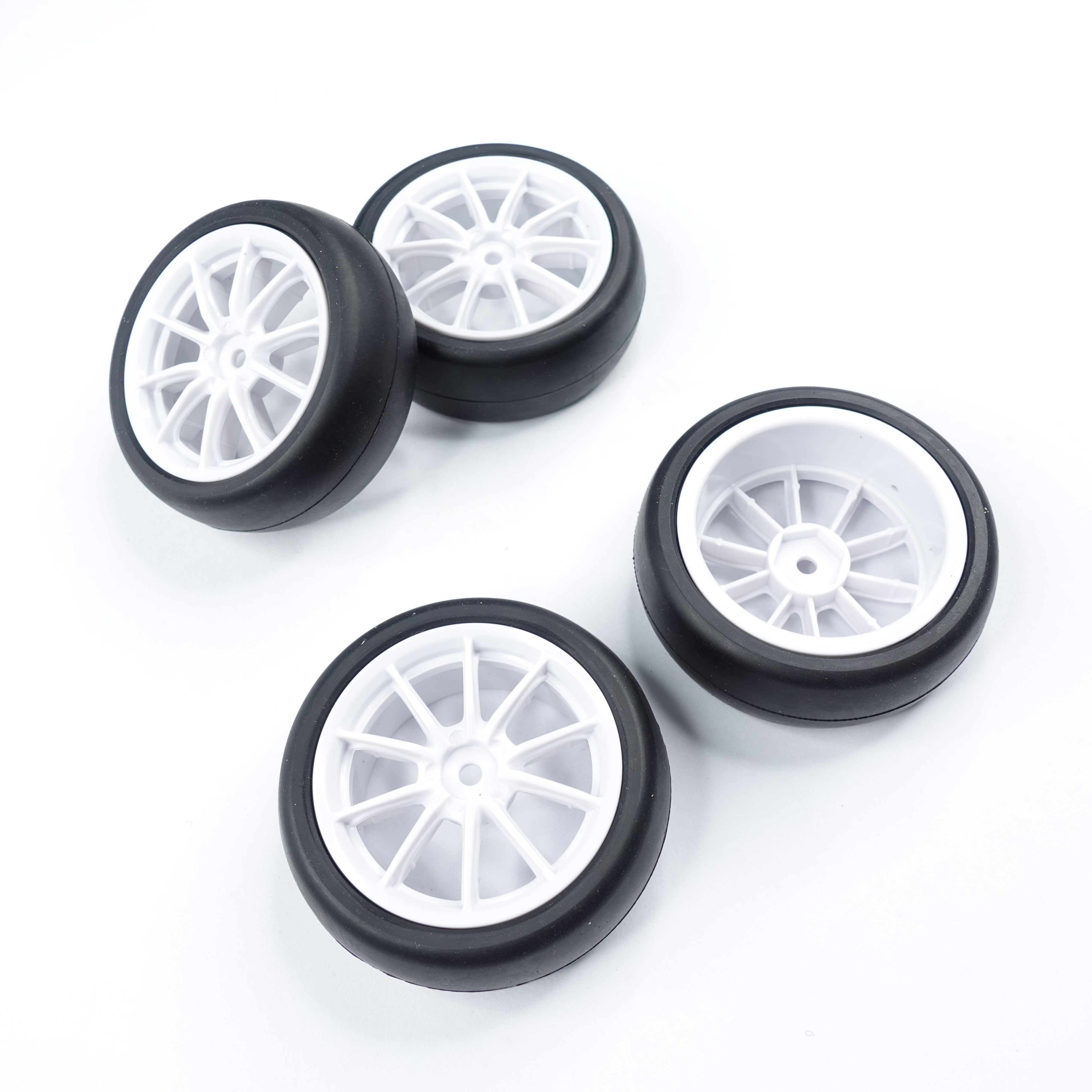 3Racing Sakura SAK-XS114/WI roues + pneus XI Sport