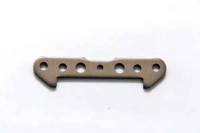 Hobao 90002 plaque support triangle avant alu SS plaque A