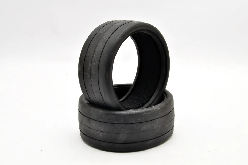 Hobao BT-501 pneu piste 1/8 avec insert mousse x2
