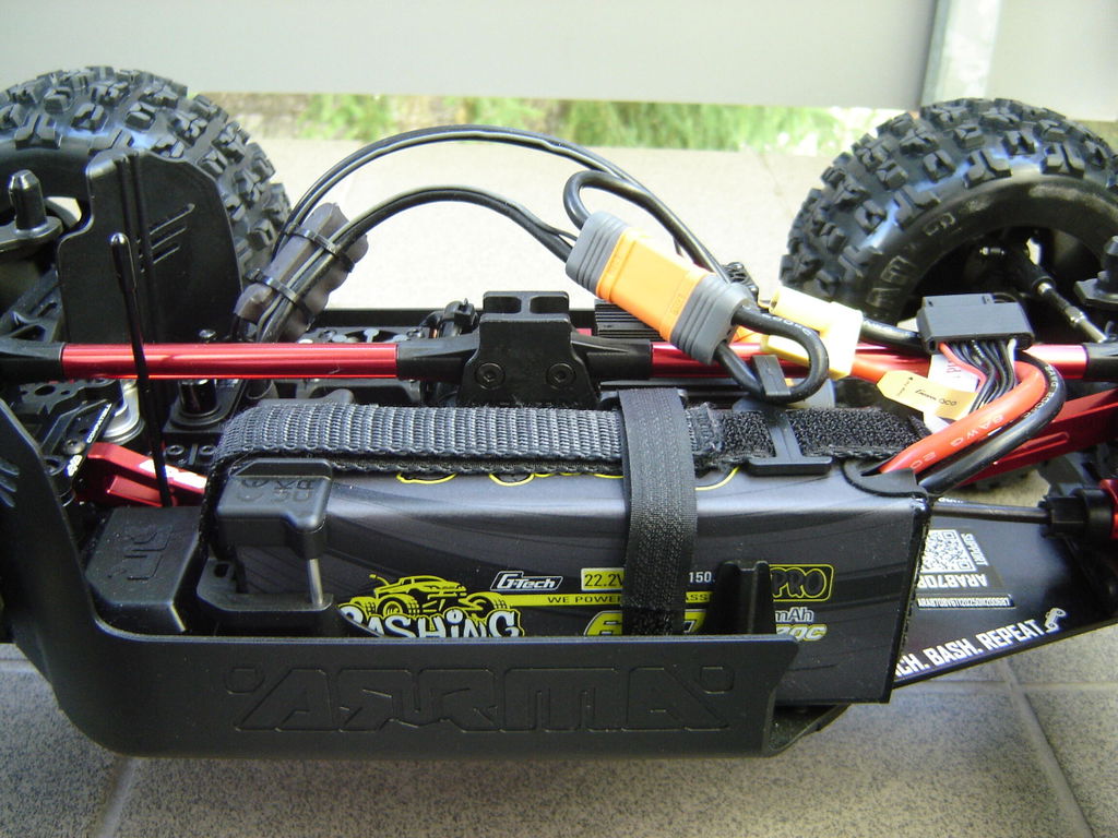 Gens Ace Bashing Pro 6800mAh 6S 120C Batterie Lipo EC5